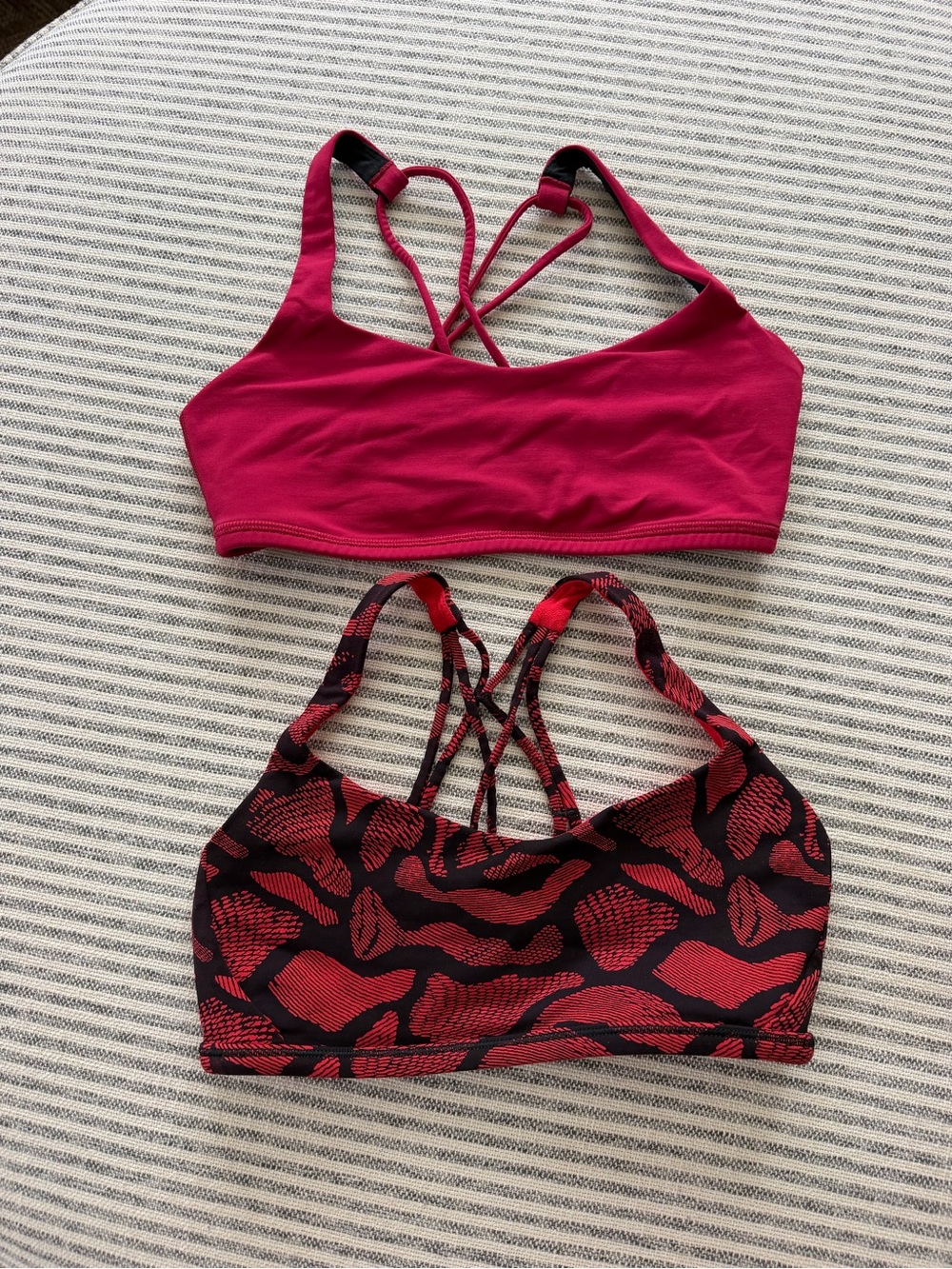 Lululemon sports bras